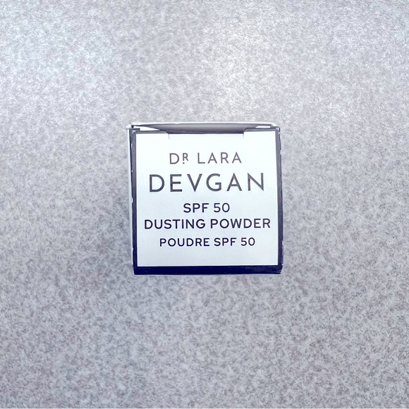 Dr. Lara Devgan SPF 50 Dusting Powder Face New in Box - Picture 3 of 8